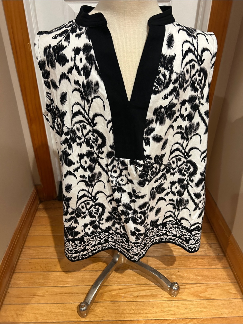 Charter Club Black and White Printed Collar Tunic